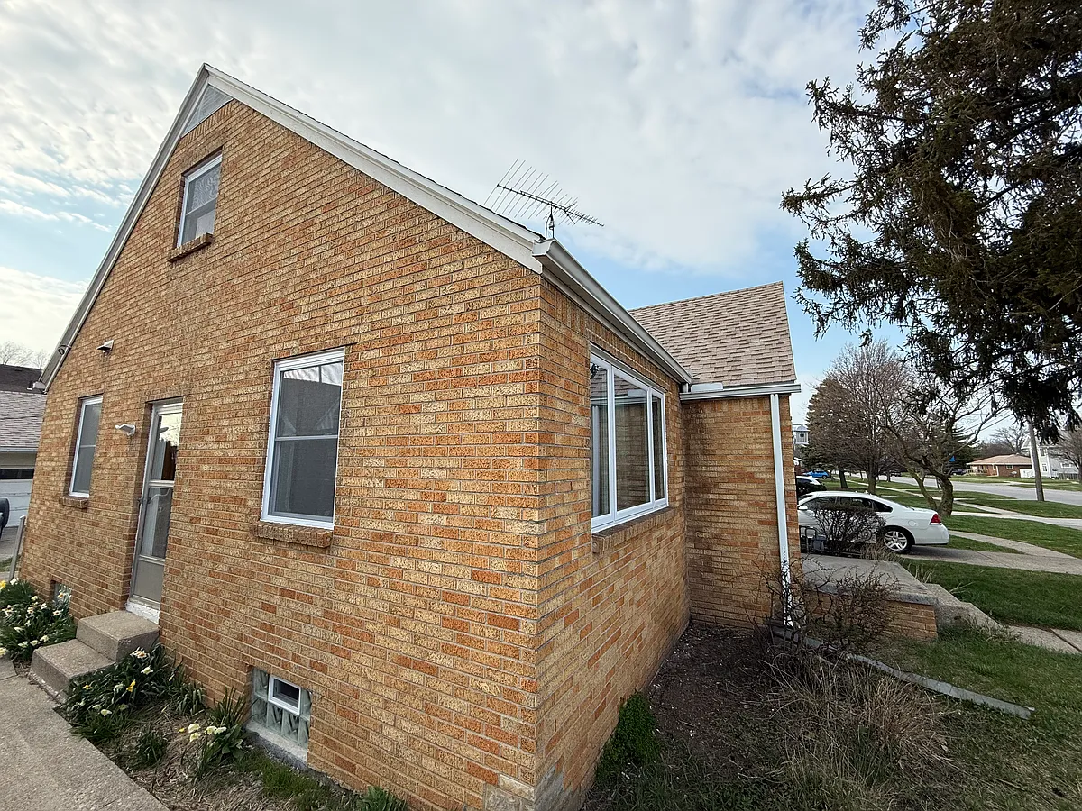 Building Photo - 712 S Wheeling St