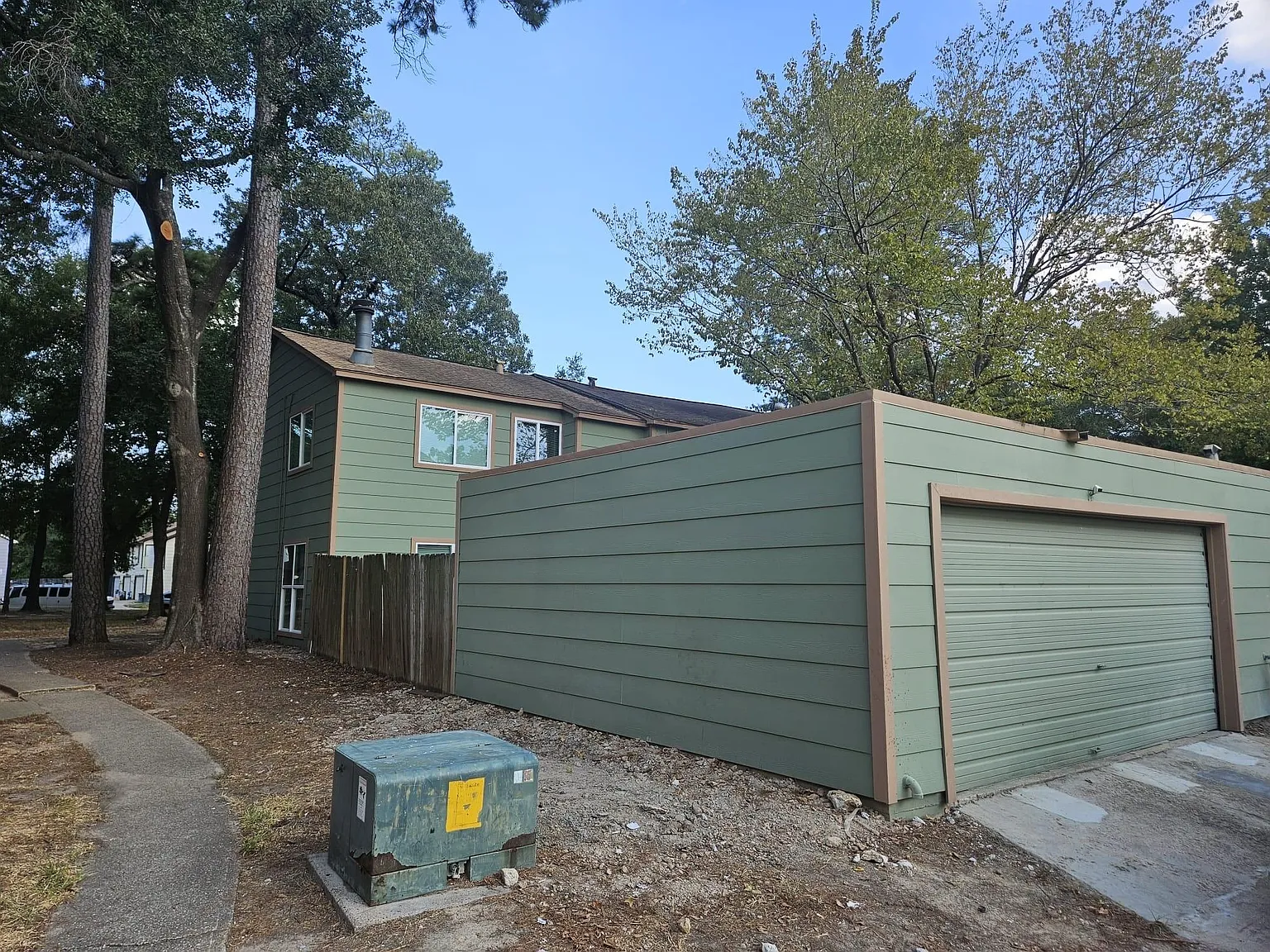 3 bed, 2.5 bath, 1623 sqft, $1,550 — Photo 4