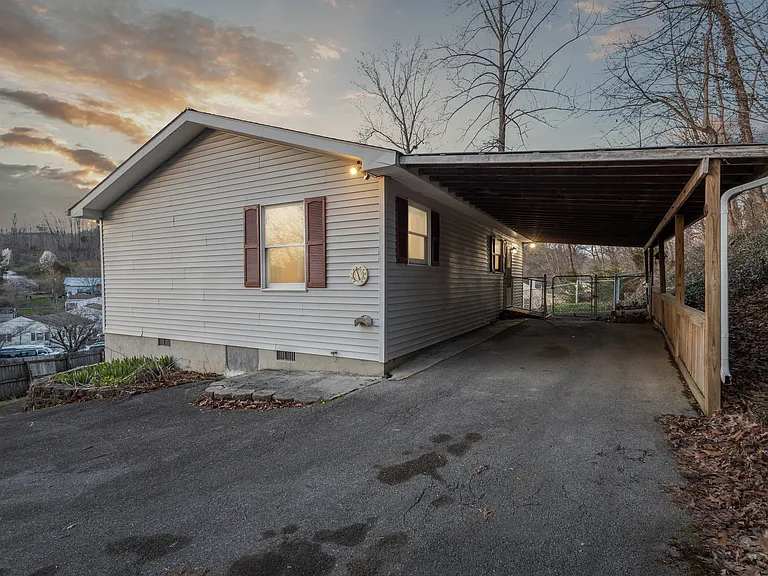 198 Harmony Dr — Photo 21