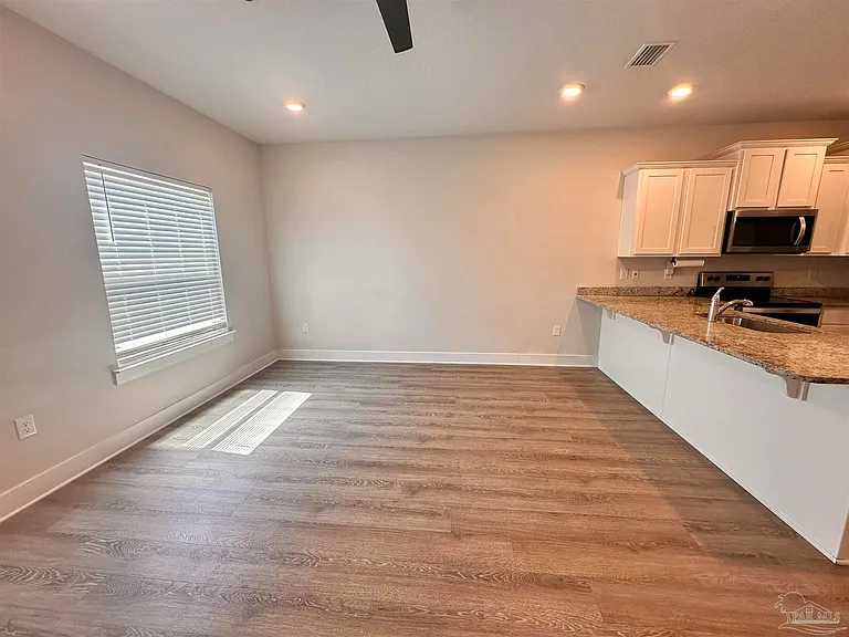1542 Iroquois Ct — Photo 8