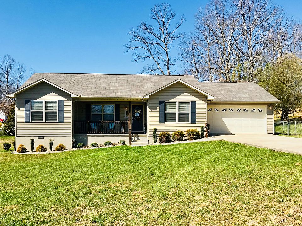 1st image of 281 Carriage Dr