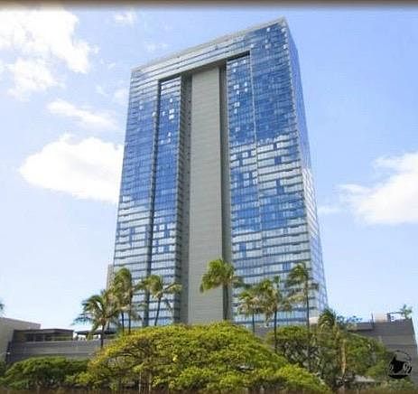 Built in 2009, the developer designed this penthouse with lo