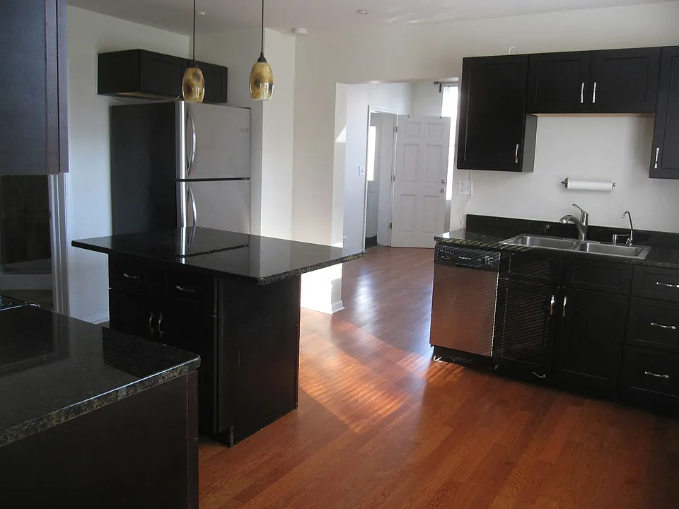 Kitchen to living room
