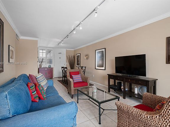 4th image of 1776 James Ave APT 5B