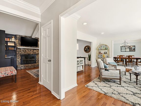 5th image of 10506 Larkhall Ct