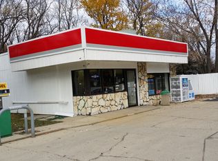 810 Rand Rd, McHenry, IL 60051