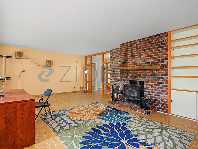 920 SW Stephenson Ct — Photo 13
