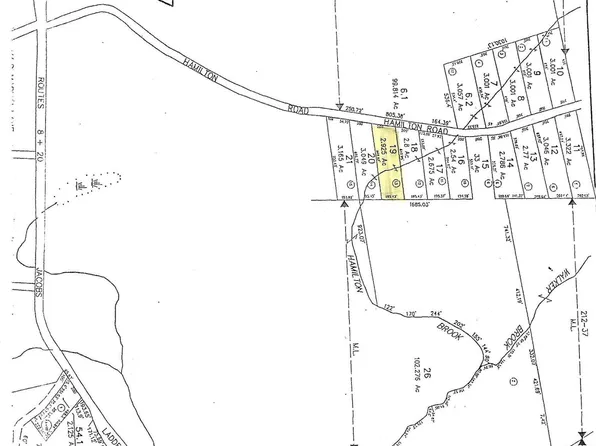 13 Hamilton Rd, Becket, MA 01223