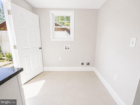 5th image of 1610 Willow Ave