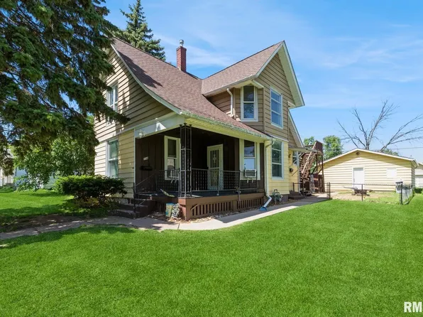 734 14th Ave S, Clinton, IA 52732