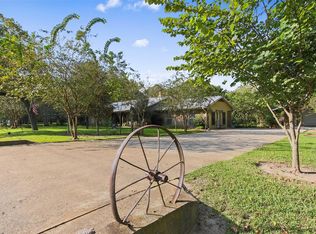 1307 N Campbell St, Willis, TX 77378