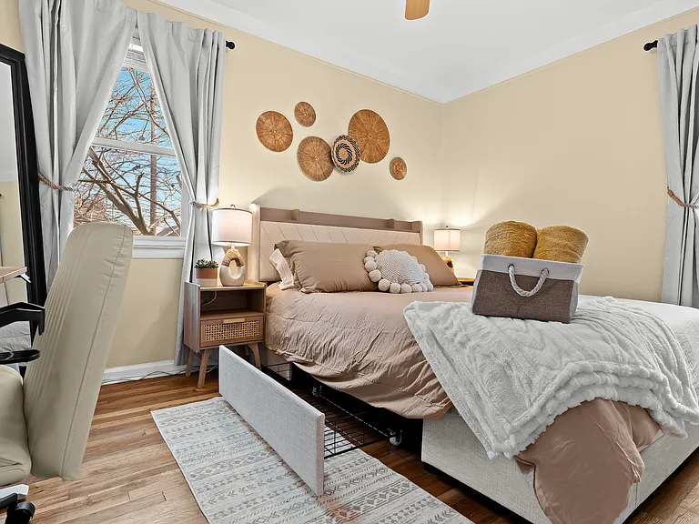 26107 Dartmouth St #1 — Photo 2