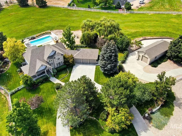 1821 W Verneal Ct, Meridian, ID 83642