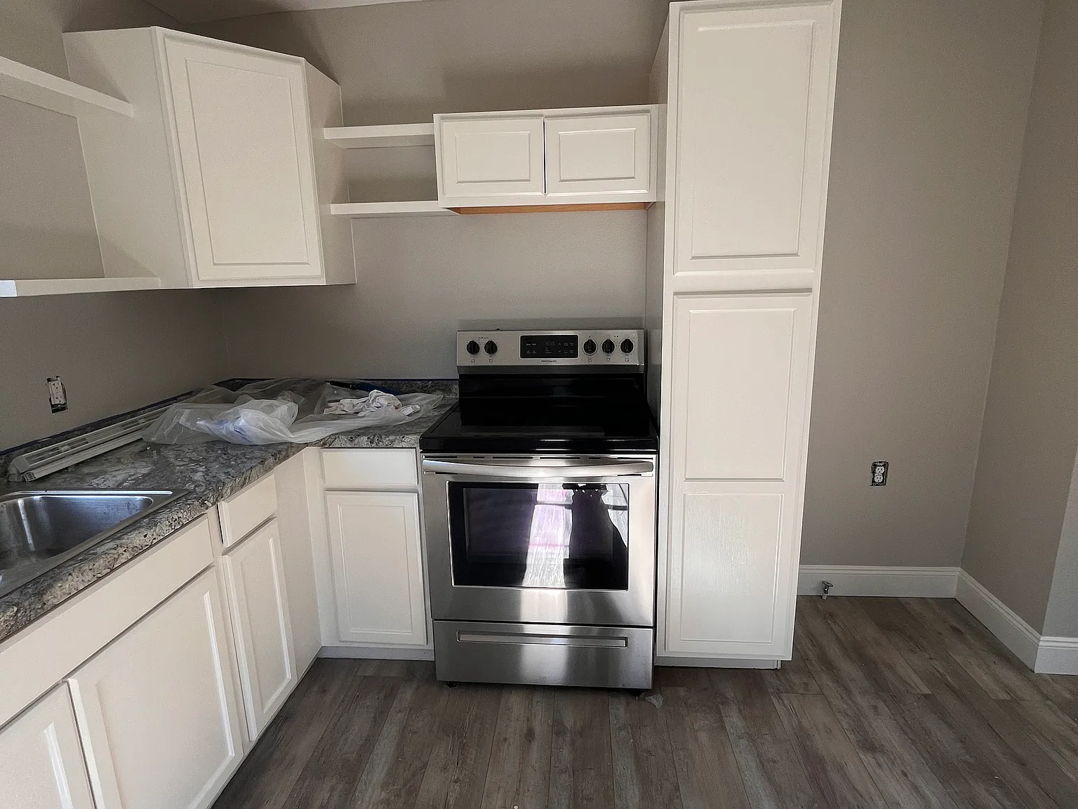 3 bed, 872 sqft, $1,200 — Photo 2