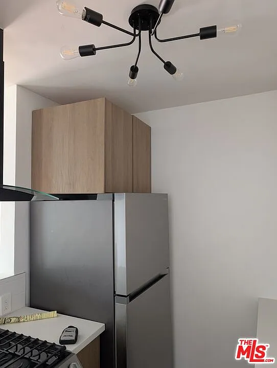 1 bed, 1.0 bath, 5852 sqft, $2,650 — Photo 3