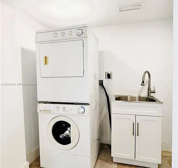 7415 SW 56th Ave — Photo 8