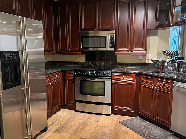 145 E Magnolia Ave — Photo 8
