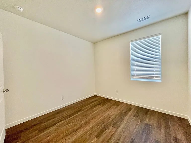 6051 Holstein Dr — Photo 14