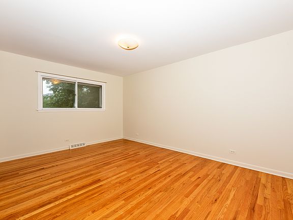 4th image of 2716 Kingston Dr