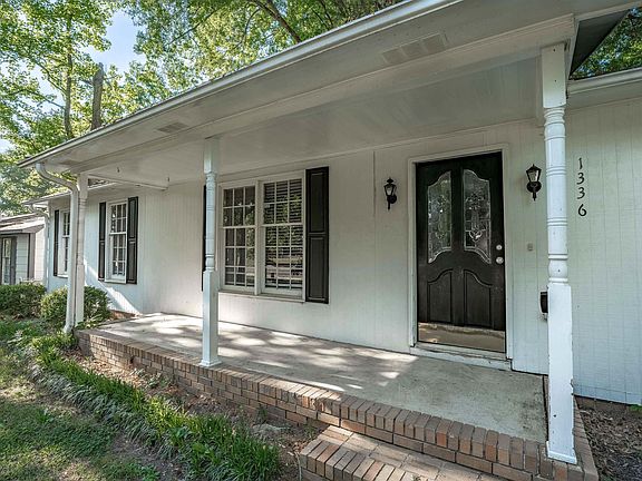 3rd image of 1336 Chadford Rd