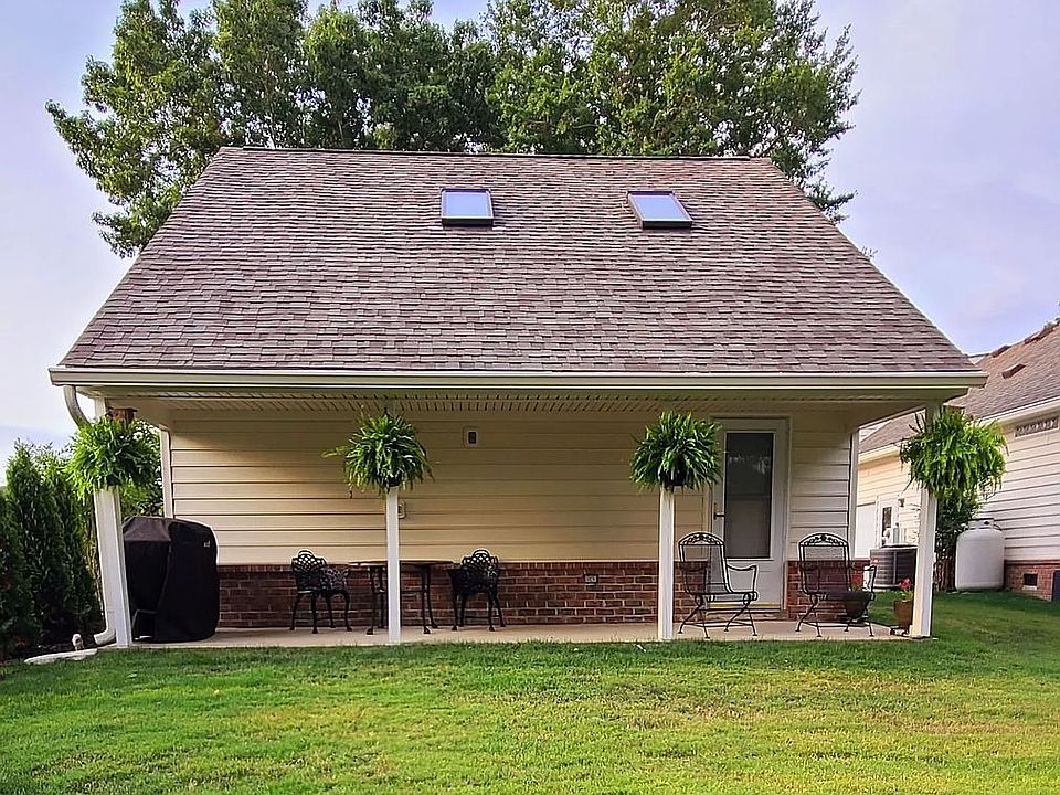 1st image of 20176 Lakehaven Ln