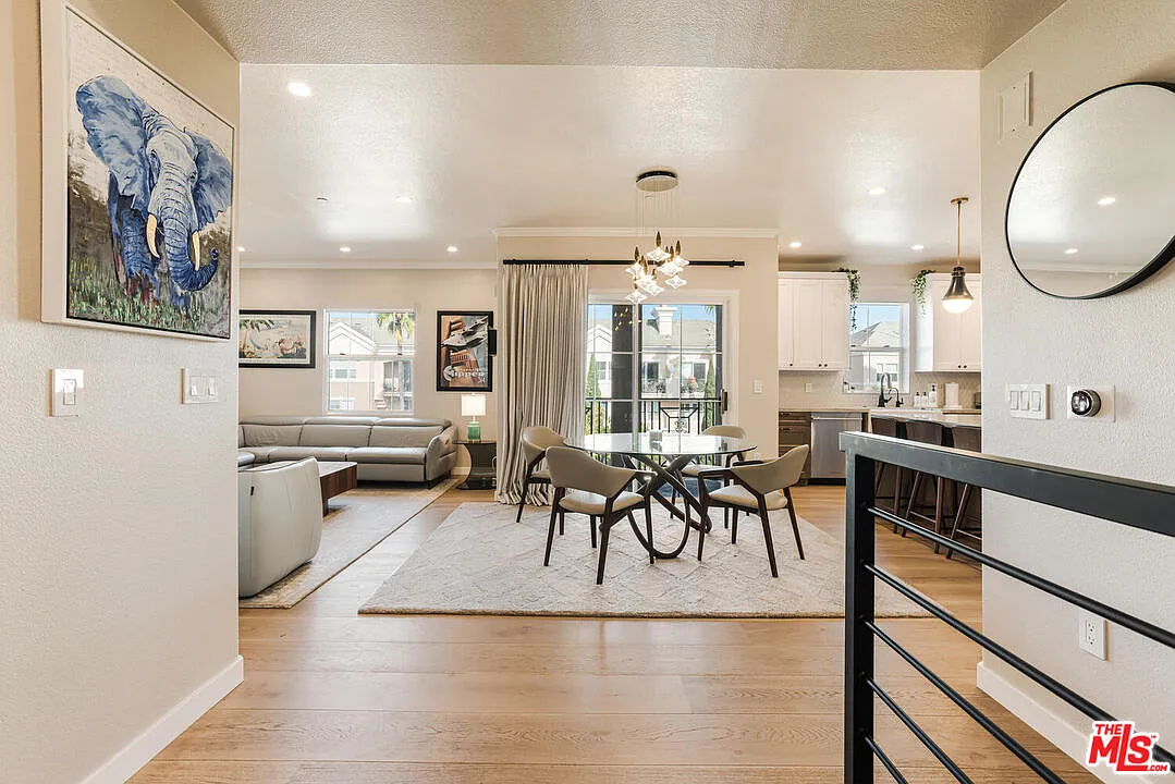 2 bed, 2.5 bath, 1714 sqft, $7,250 — Photo 4