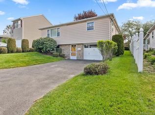 38 Blake St, Waterbury, CT 06708