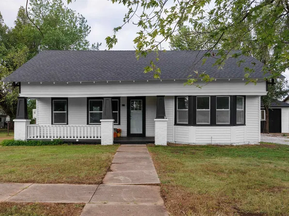 617 N Plum St, Moline, KS 67353