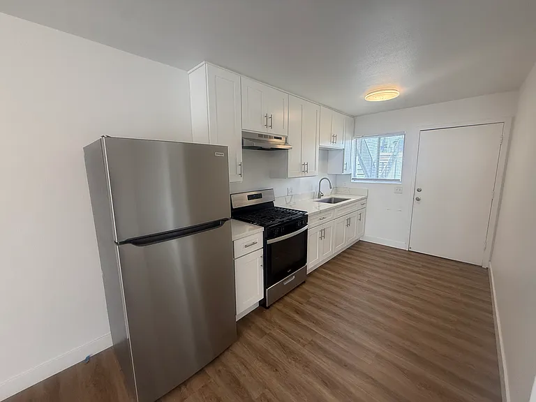 82 W Ramona St #C — Photo 4