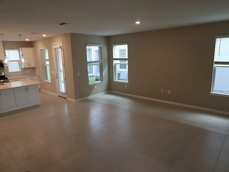 5172 Goldfinch Dr — Photo 7