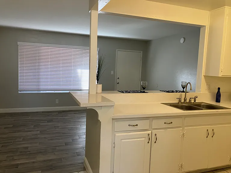1705 San Marino St #2 — Photo 8