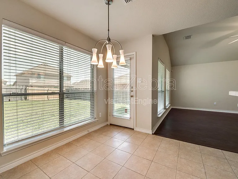 4216 Summersweet Ln — Photo 7