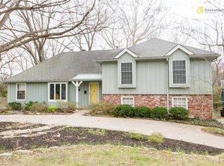 8127 Sagamore Rd, Leawood, KS 66206