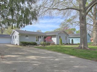 2112 Cypress Dr, Champaign, IL 61821