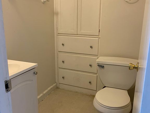 5th image of 1007 E Ocean Blvd #21