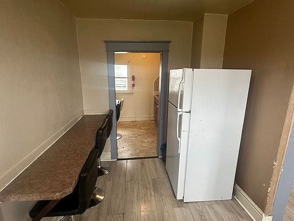 5th image of 728 E Princess St APT 3