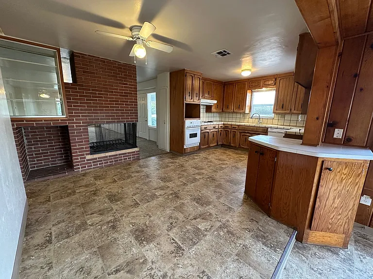 2113 Illinois Ave — Photo 5