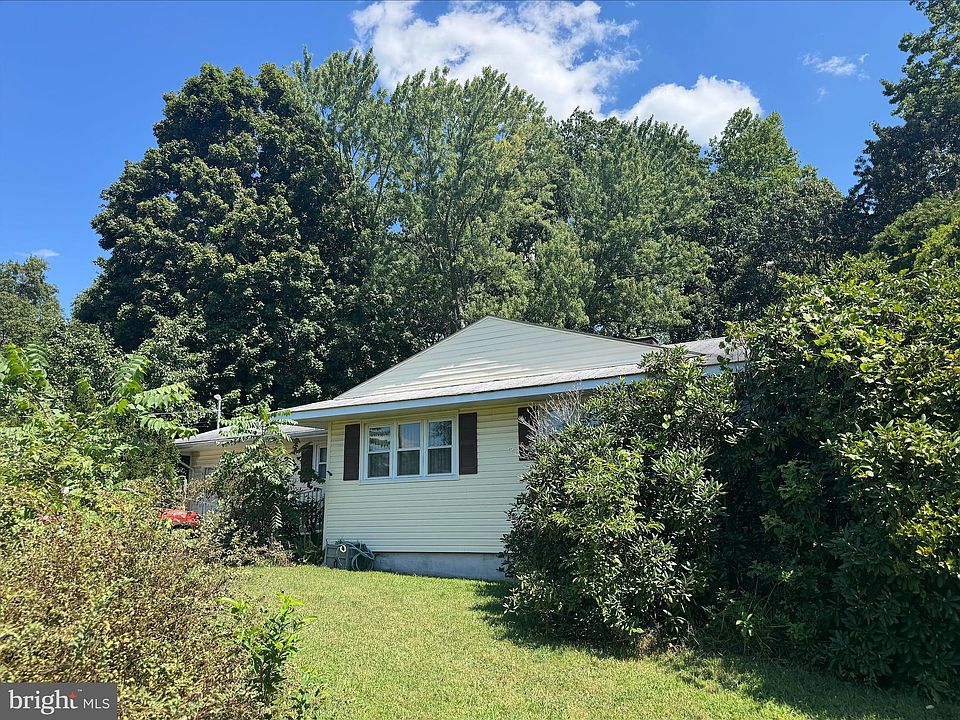 2nd image of 21784 Potomac View Dr