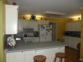 3rd image of 2513 Belmont Blvd