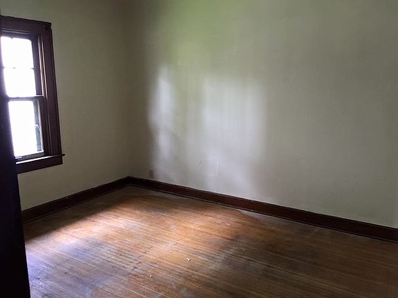 4th image of 4060 N College Ave