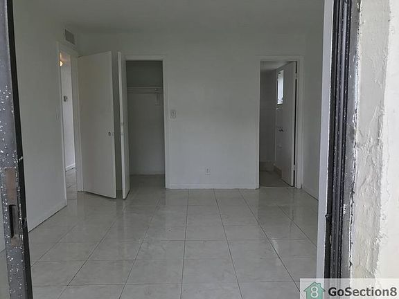 5th image of 4169 SW 67th Ave #101B
