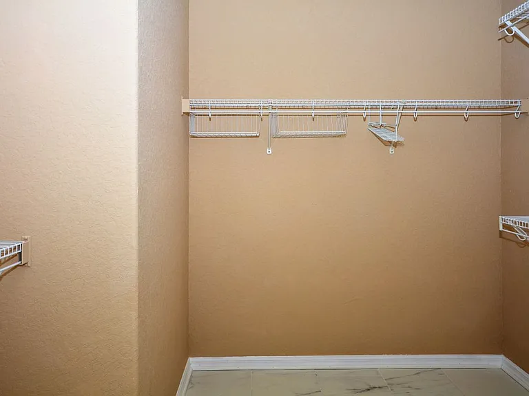 10747 Masters Dr — Photo 15