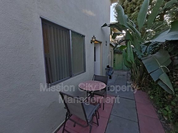 2nd image of 1421 Bath St Unit D