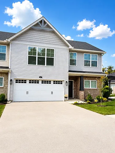 406 Railway Dr Photo 1