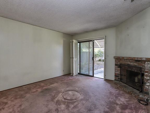 5th image of 4421 Glenmont Dr