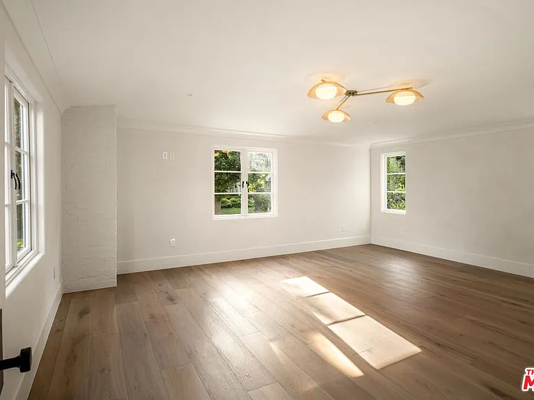 624 N Arden Dr — Photo 23