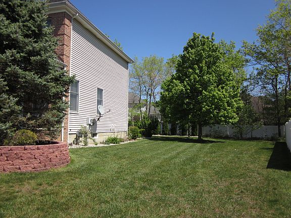 4th image of 413 Brentwood Ave