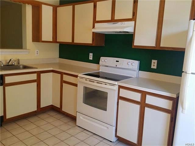 2nd image of 29 Kensington Way