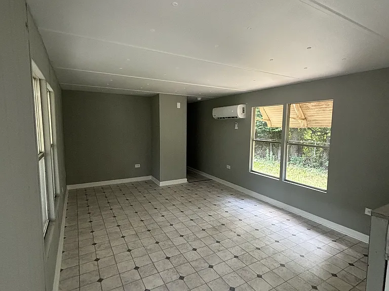 2302 Marlette Ct — Photo 2