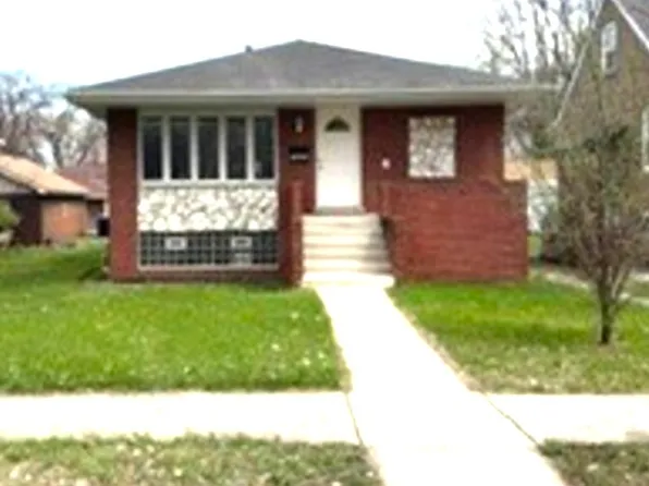 14241 S Mackinaw Ave, Burnham, IL 60633